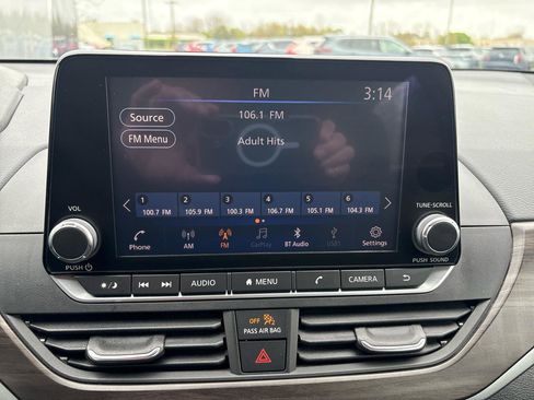 Used 2024 Nissan Altima 2.5 SV FWD image 16