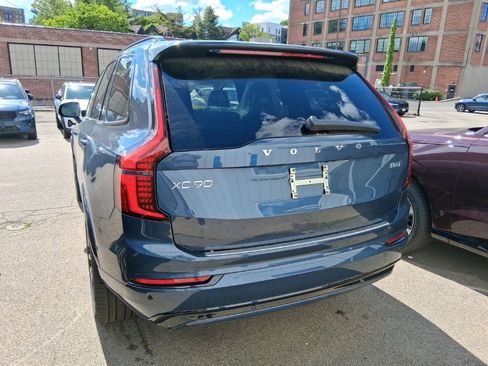 New 2026 Volvo XC90 B6 Ultra w/ Protection Package Premier AWD/4WD image 4