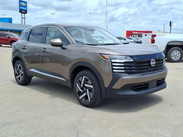 Used 2025 Nissan Kicks SV FWD image 3