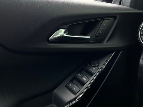 Used 2025 Chevrolet Equinox LT image 19