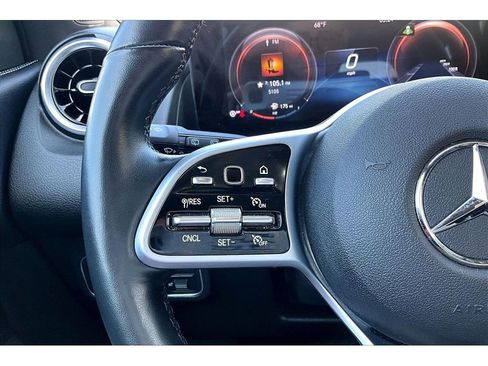 Used 2022 Mercedes-Benz GLB 250 4MATIC image 27