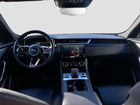 Used 2023 Jaguar F-PACE R-Dynamic S image 24
