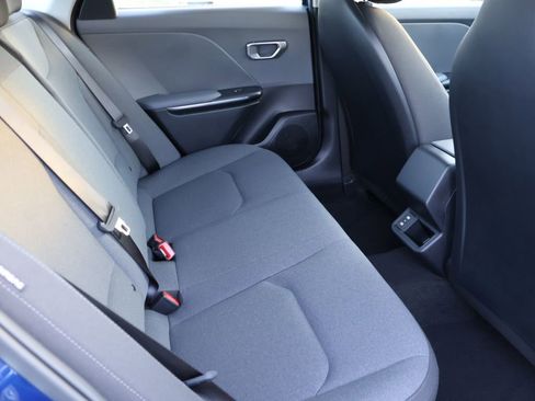 New 2025 Kia K4 LXS image 14