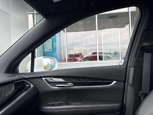 Used 2020 Cadillac XT6 Premium Luxury AWD/4WD image 34