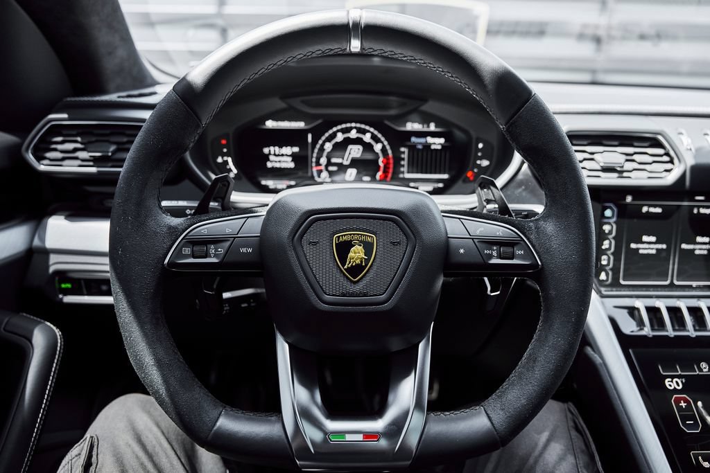 Used 2022 Lamborghini Urus AWD/4WD image 54