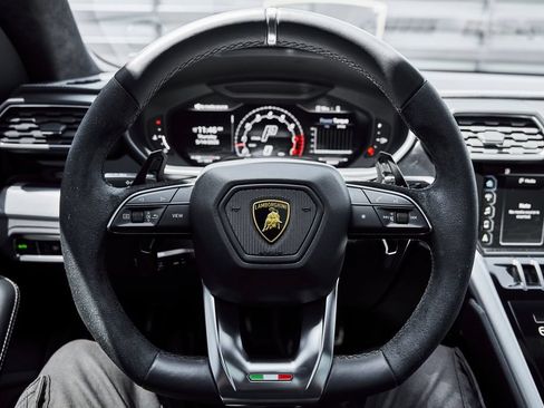 Used 2022 Lamborghini Urus AWD/4WD image 54