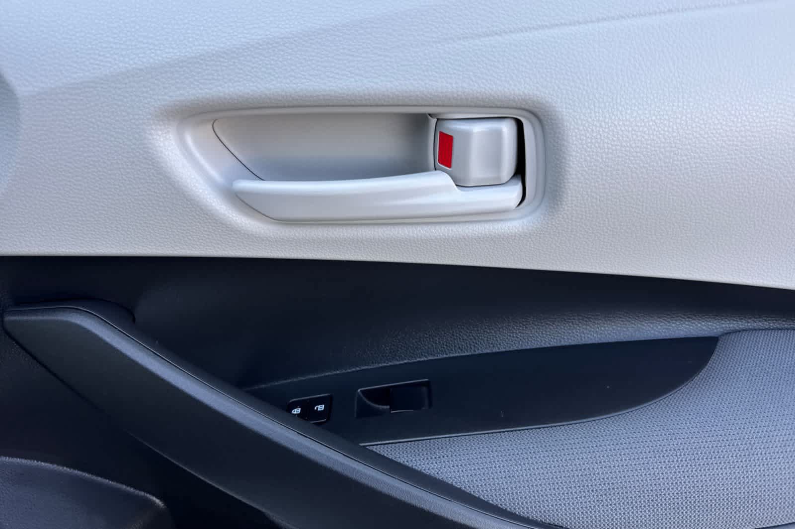 Certified 2025 Toyota Corolla LE FWD image 17