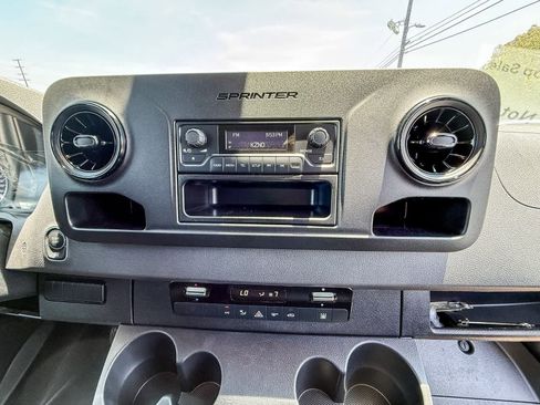 New 2024 Mercedes-Benz eSprinter 170 Cargo image 15