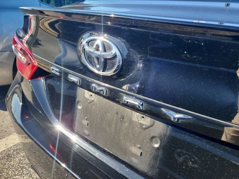 Used 2022 Toyota Camry SE image 11