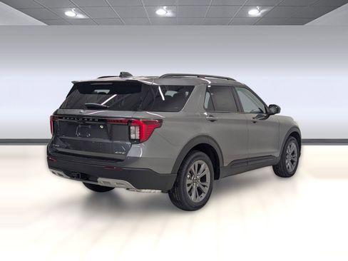 New 2026 Ford Explorer Active w/ Active Comfort Package AWD/4WD image 7