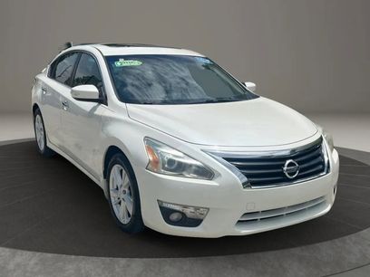 Used 2015 Nissan Altima 2.5 SV w/ Convenience Package