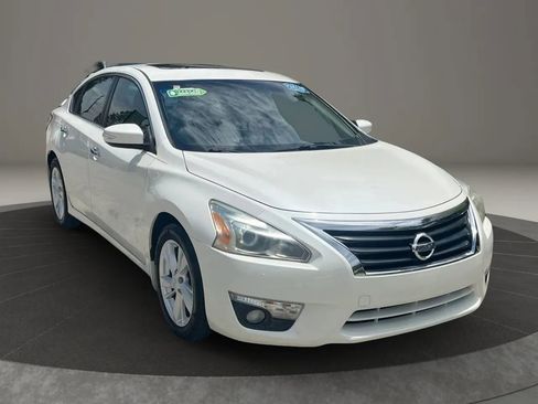 Used 2015 Nissan Altima 2.5 SV w/ Convenience Package FWD image 1