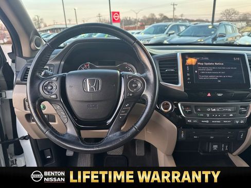 Used 2017 Honda Pilot Touring image 14