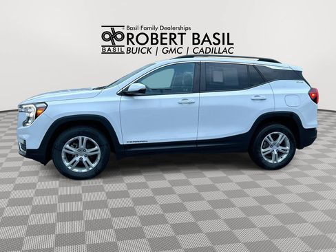 Used 2023 GMC Terrain SLE w/ Driver Convenience Package AWD/4WD image 5
