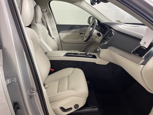 Used 2025 Volvo XC90 T8 Plus w/ Protection Package Premier AWD/4WD image 45