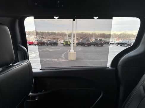 Used 2024 Chrysler Pacifica Touring-L w/ S Appearance Package image 38