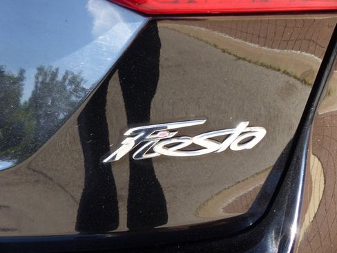 Used 2016 Ford Fiesta Titanium FWD image 9