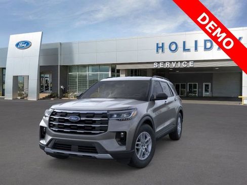 New 2026 Ford Explorer Active w/ Active Comfort Package image 2