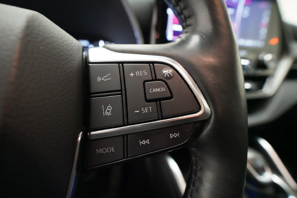 Used 2021 Toyota Highlander Limited AWD/4WD image 19