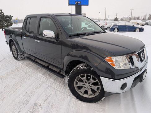 Used 2014 Nissan Frontier SL w/ SL Moonroof Package image 3