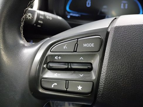 Used 2024 Hyundai Venue SEL image 15