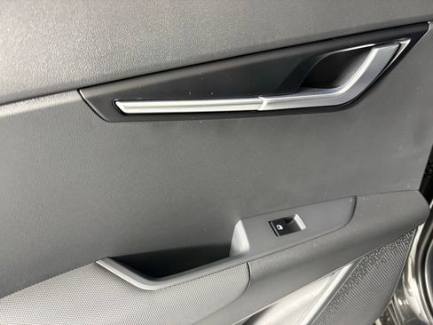 New 2026 Kia Niro EX FWD image 32