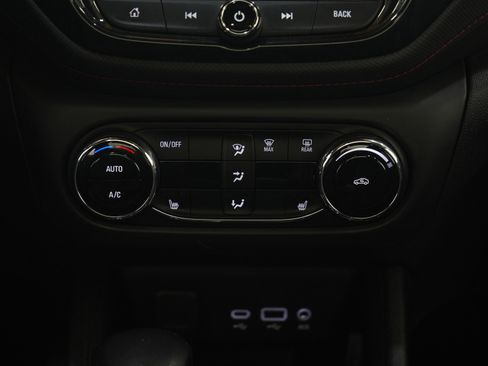 Used 2021 Chevrolet TrailBlazer RS w/ Sun and Liftgate Package image 19