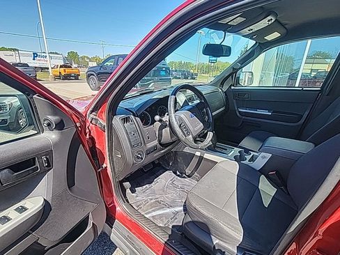 Used 2011 Ford Escape XLT AWD/4WD image 9