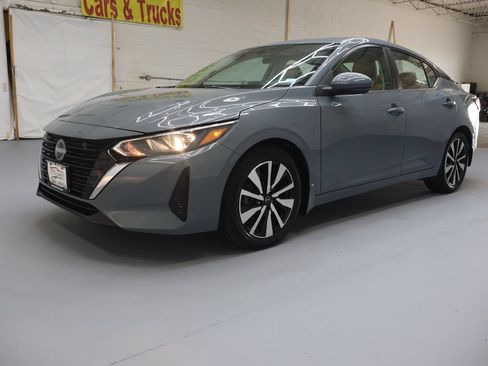 Used 2024 Nissan Sentra SV w/ SV Premium Package FWD image 3