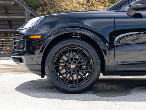 New 2026 Porsche Cayenne Coupe AWD/4WD image 13