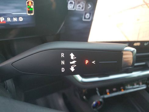 New 2026 Chevrolet Equinox EV LT image 24