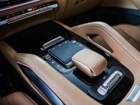 Certified 2024 Mercedes-Benz GLS 450 4MATIC image 19