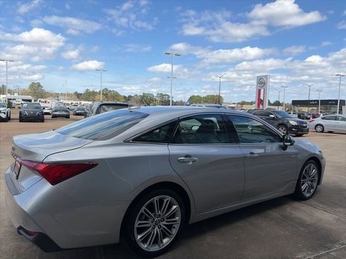 Used 2021 Toyota Avalon Limited w/ Advanced Safety Package image 4