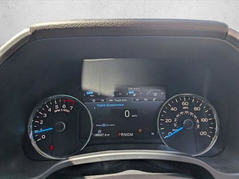Used 2018 Ford F150 Lariat w/ Equipment Group 502A Luxury AWD/4WD image 9