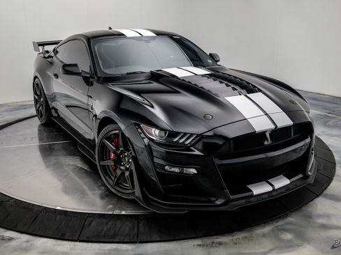 Used 2021 Ford Mustang Shelby GT500 w/ Carbon Fiber Track Pack image 31