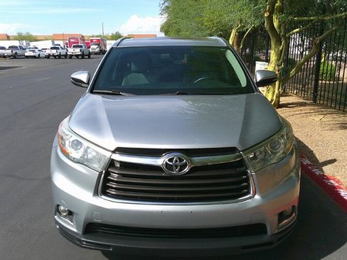 Used 2015 Toyota Highlander Limited image 2