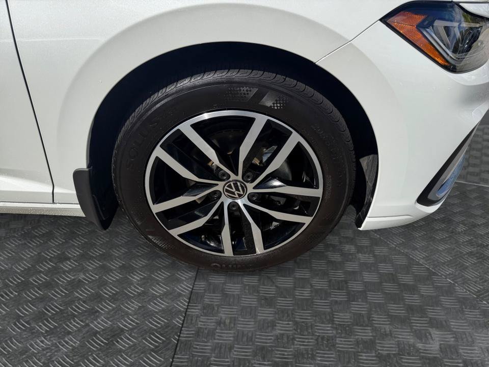 Certified 2026 Volkswagen Jetta SE FWD image 25