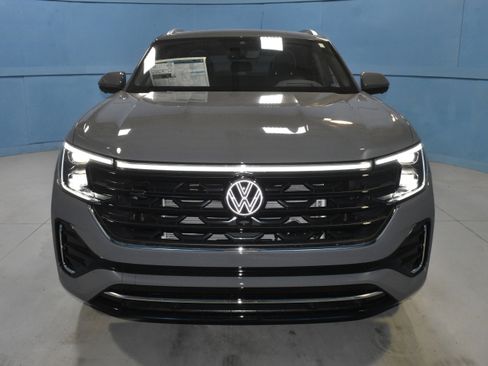 New 2026 Volkswagen Atlas Cross Sport SEL Premium R-Line AWD/4WD image 18