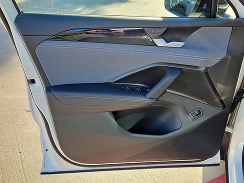 New 2026 Volkswagen Tiguan SE R-Line image 15