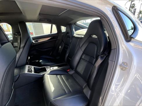 Used 2022 Porsche Panamera image 26
