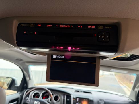 Used 2012 Toyota Sequoia Platinum image 33