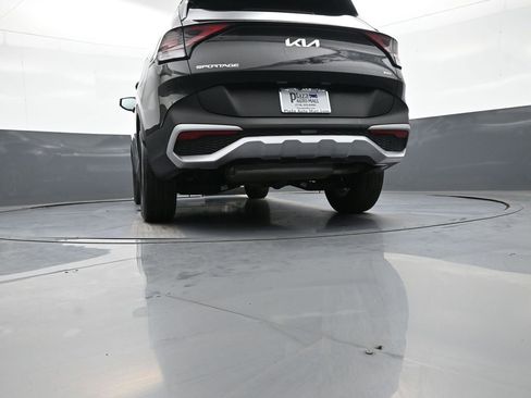 Used 2023 Kia Sportage LX AWD/4WD image 30