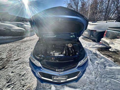 Used 2018 Chevrolet Cruze LT w/ Convenience Package image 17