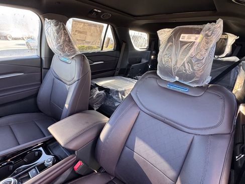 New 2026 Ford Explorer Platinum image 18