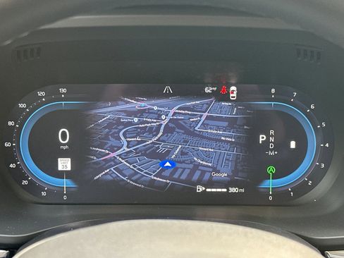 Certified 2025 Volvo XC60 B5 Plus image 31