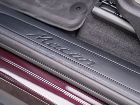 New 2026 Porsche Macan image 12
