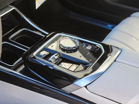 New 2026 BMW 740i image 28