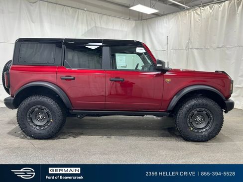 New 2025 Ford Bronco Badlands image 9