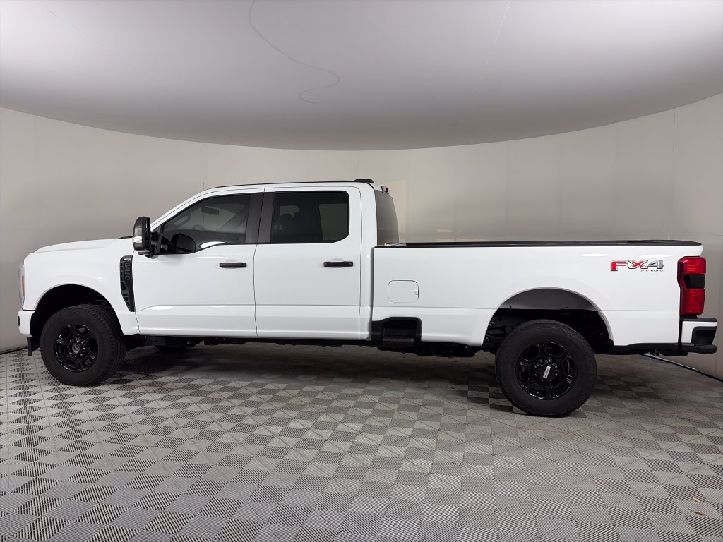 Used 2023 Ford F250 XL w/ STX Appearance Package AWD/4WD image 4