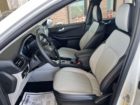 Used 2026 Ford Escape Platinum w/ Premium Technology Package image 13